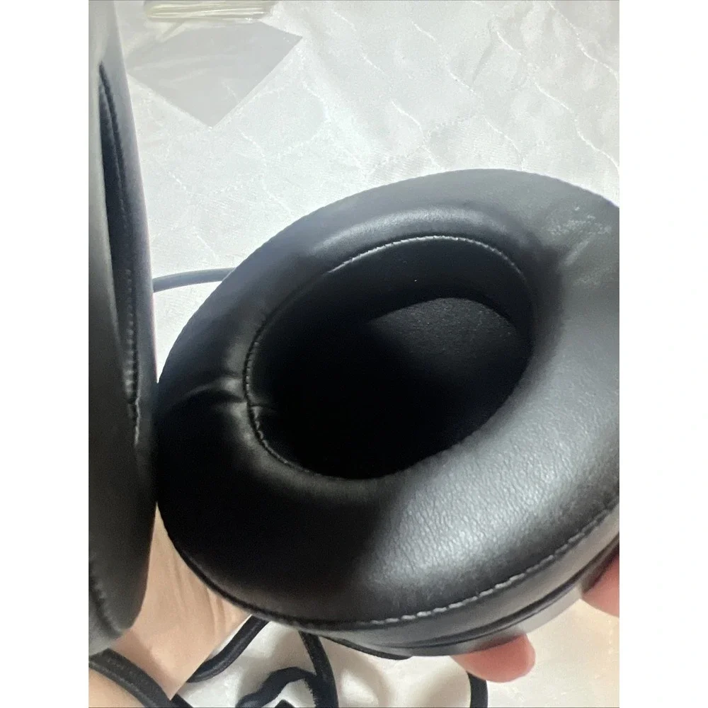 CombatWing Gaming Headset M180